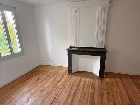 maison entièrement rénovée de 125 m² – 3 chambres – garage – centre-ville de villeneuve