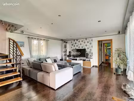 villa 4 pièces 170 m²