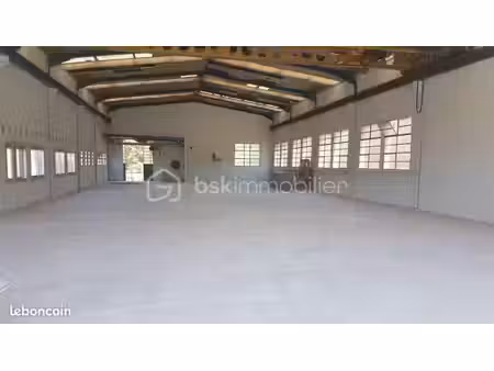 local industriel 500 m²