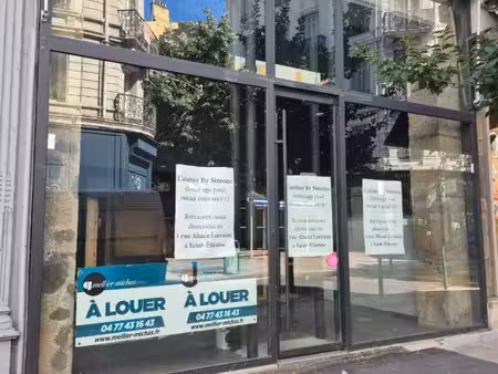 local commercial 59 m²