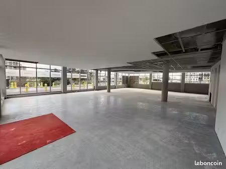 ? local commercial neuf 228 m² — quai starlette vue bassin vauban — tram d à 50 m — quarti