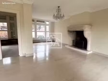 propriété 9 pièces 200 m²