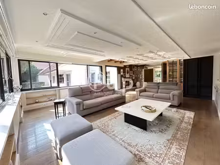 maison 9 pièces 274 m²