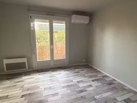 ? à louer – t1 bis avec balcon 