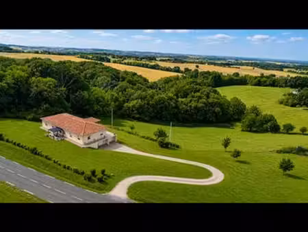 propriété avec vue imprenable sur les pyrénées