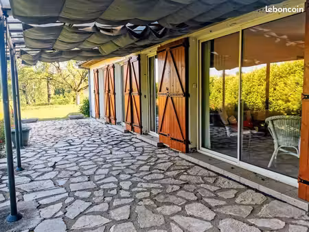 ? coup de cœur – maison de plain-pied 100 m² + terrain arboré de 3 000 m² + hangar 100 m²