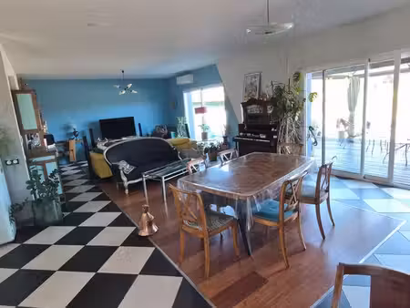 propriété contemporaine avec gite indépendant