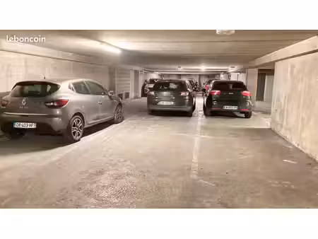 location parking vieux lille