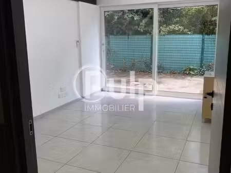 local 17 m²