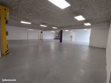 local commercial de 400m² à liévin zone commerciale
