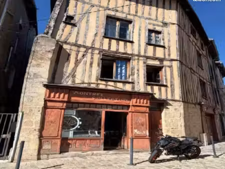 local commercial 32 90 m² – rue piétonne – limoges cathédrale