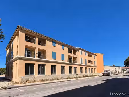 local commercial  51 45 m²