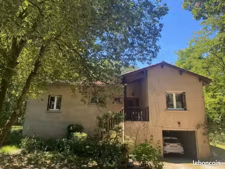 pavillon 5 pièces 143 m²