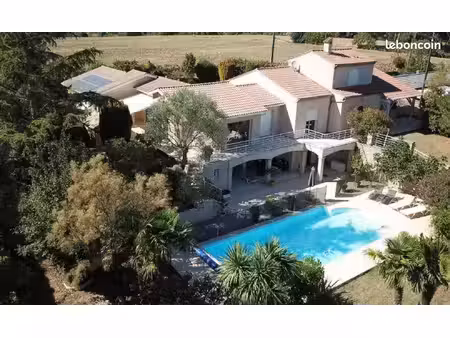 belle villa d’architecte de 220 m2 - piscine  vue panoramique pyrénées et revenus solaires