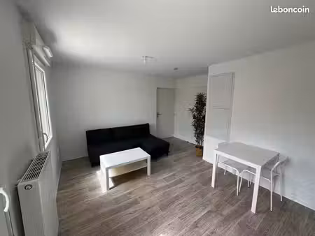 studio meublé 24 m² – arès centre – résidence récente – 625 charges comprises