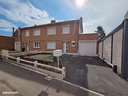 maison à louer (3 chambres) 6 pièces - 105 m²