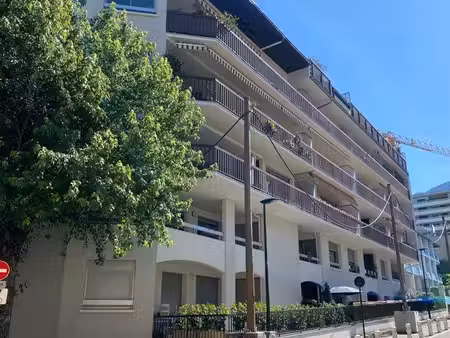 t2 centre ville secteur résidentiel grande terrasse 15m2