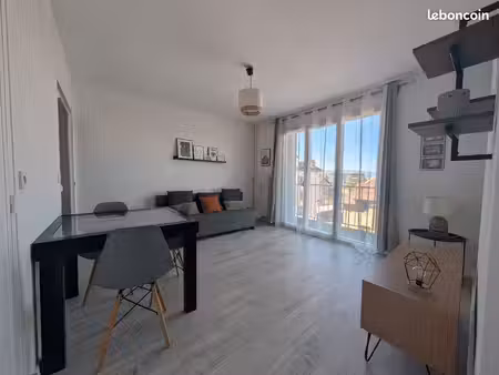 t2 meublé rénové 41 m² – balcon – centre-ville
