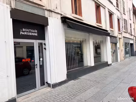 local commercial — ultra centre-ville d'albertville — rentabilité 8 %