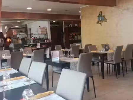 restaurant pizzeria