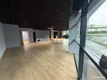 local commercial 207 m² marnaz