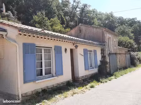 maison à rénover  2 dépendances et 1 7 ha de terrain - bonnieux  luberon