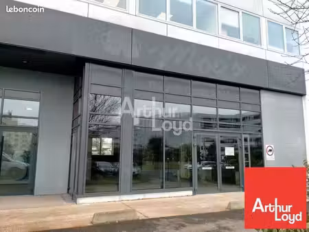local commercial 240 m² chasseneuil du poitou