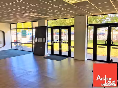 local commercial 121 m² poitiers