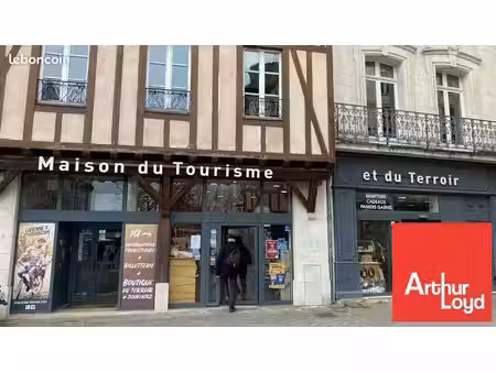 local commercial 221 m² poitiers
