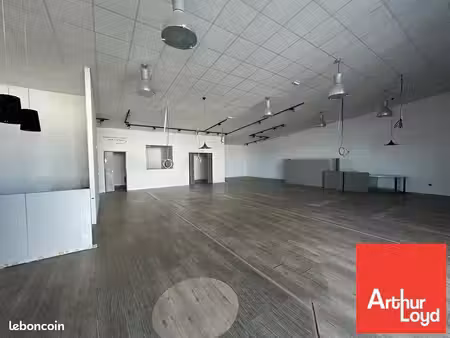 local commercial 230 m² poitiers