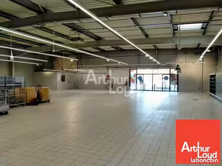 local commercial 469 m² vouille