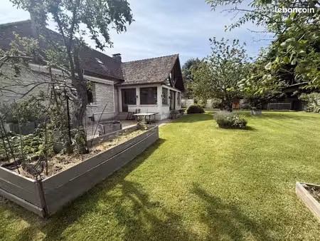 maison 9 pièces 285 m²
