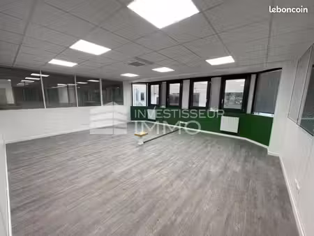 bureaux 298 m²