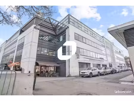 bureau 225 m²