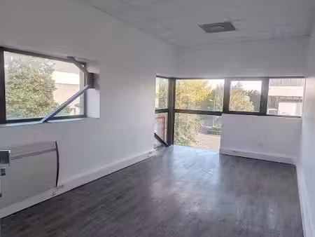 a louer bureau de 16m2