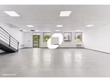 local d'activité 396 m²