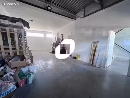 local d'activité 180 m²