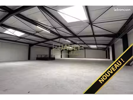 local 900 m² meaux
