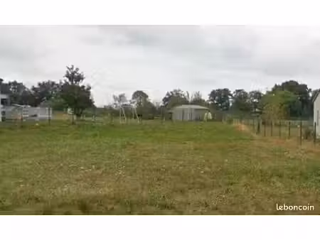 terrain à bâtir de 1000 m² à roussac (87)