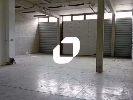 local d'activité 293 m²