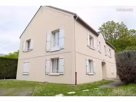 studio 1 pièce 27 m²