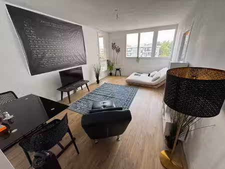 chambre en colocation dans bel appartement rénové