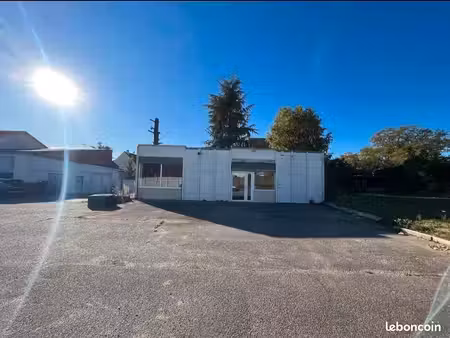 local commercial 80m2