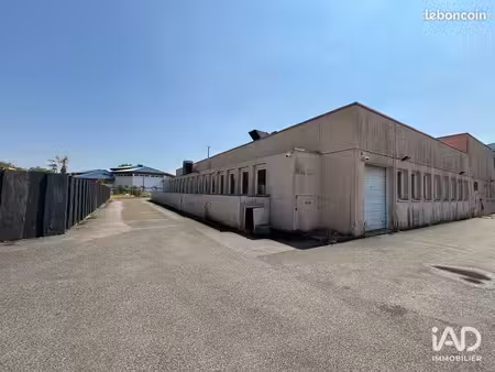 local 1200 m² les essarts-le-roi