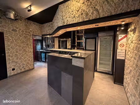 local commercial / restauration 200 m² – cuisine pro – bar – accessibilité pmr – voisins-l
