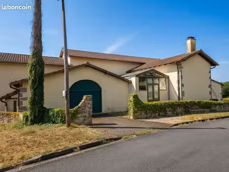 inconnu 11 pièces 800 m²