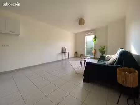 studio de 32m2 dans une résidence avec immeuble de standing et 1 place de parking