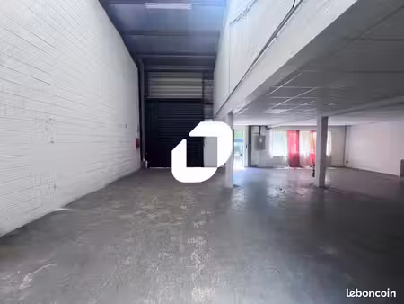 local d'activité 294 m²