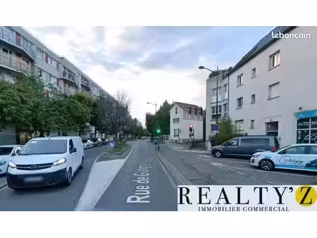 local commercial 60 m²