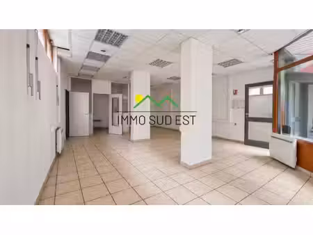 local commercial à vendre